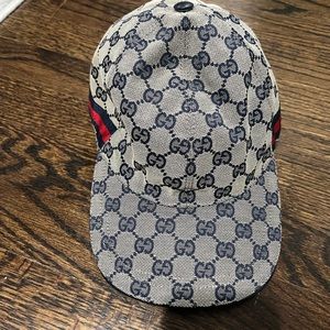 Women’s Gucci baseball hat